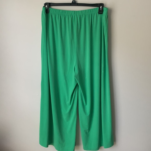 Slinky Brand Summer Green Flowy capris women 1X STRETCHY Classic Wider Leg - Picture 3 of 9